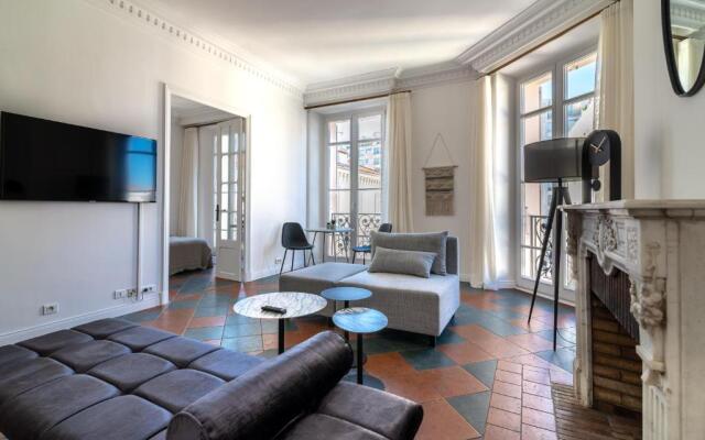 La Guitare 33 - Nice And Spacious 1br Apartment in Center of Cannes, Right Behind Grand Hotel