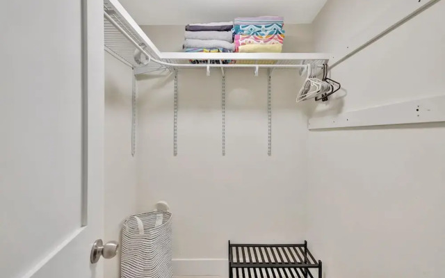 Waterfront Oasis w/ Enclosed Pool!