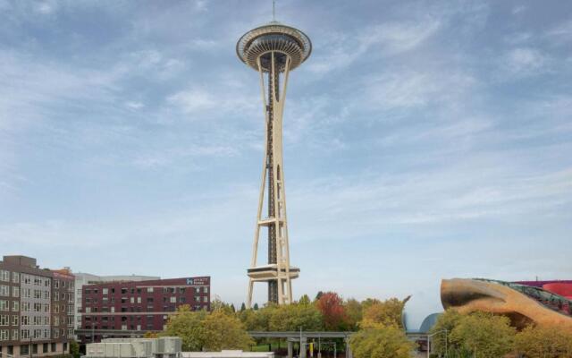 Executive Inn by the Space Needle