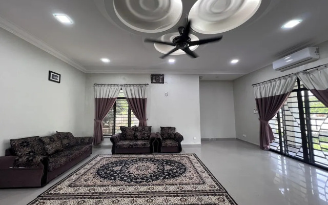 Nurbayu Villa (3 and 4 bedroom Villa) Kemaman