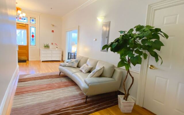 Ginkgo House on Harvard