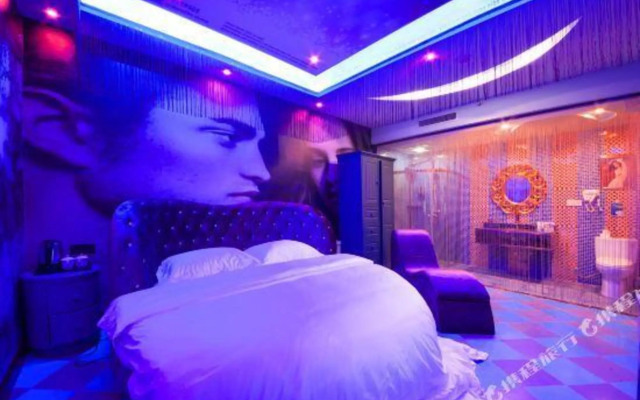 Yuechen Hotel (Xietaizi Subway Station)