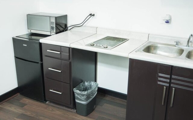 Garcias Suites & Hotel