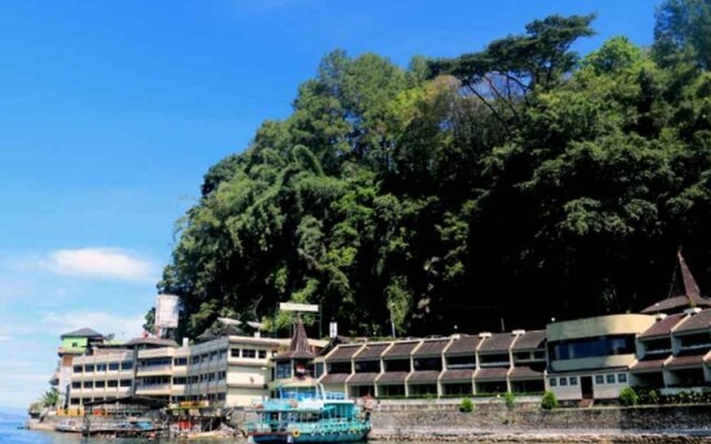 Siantar Hotel Parapat