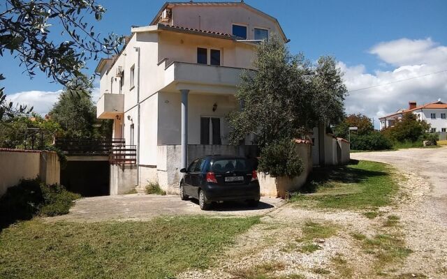 Apartments Danilo