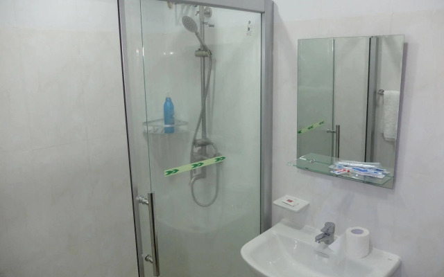 OYO 700 Pj Inn Hotel