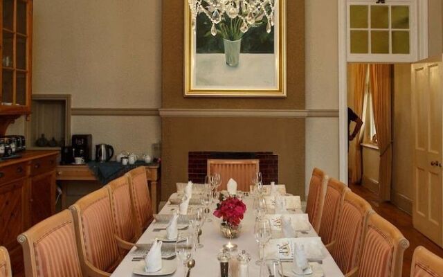 Bakenskraal Ostrich Palace