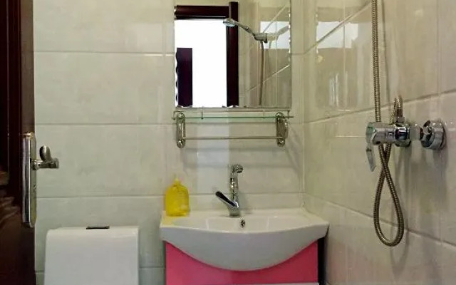 Arctic Village Extreme Farmhouse