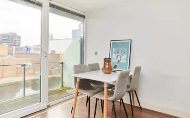 The Graham Park Hideout - Breathtaking 2bdr Flat With Balcony