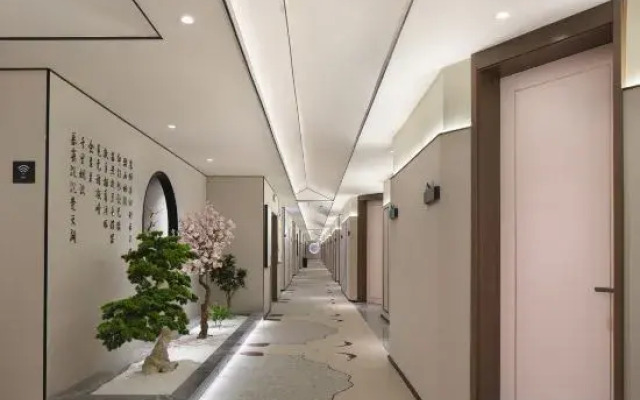 Moshang Qingju Hotel (Wuhan University of Technology, Jiedaokou)