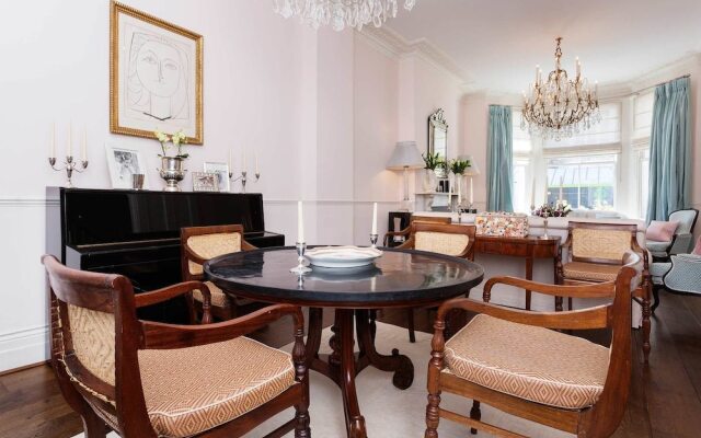 Veeve - Bramerton Street