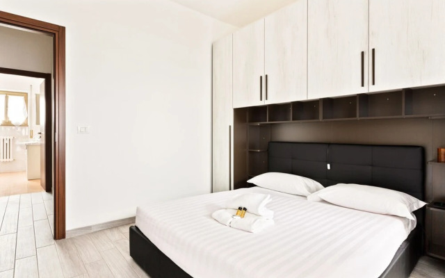 Renewed Balcony Flat With Green Garden