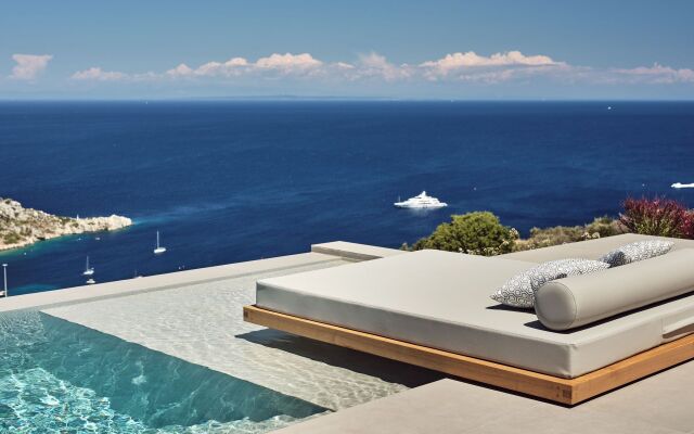 Etheria Luxury Villas & Suites