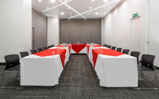 Ramada Encore by Wyndham Guadalajara Sur