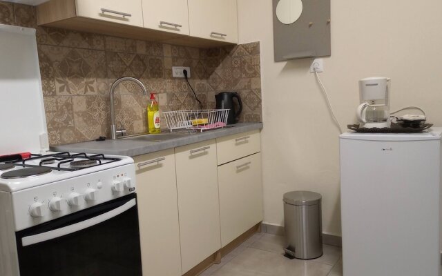 Astrinos Apt Simple, Cosy, Comfortable, Near the Beach