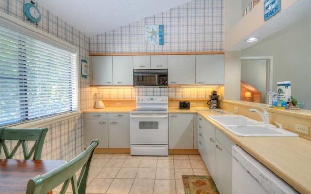 West Hyde Park 13-D by RedAwning