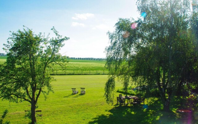 Nice Home in Am Salzhaff With 2 Bedrooms and Wifi