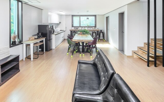 Leeon Guesthouse - Hostel