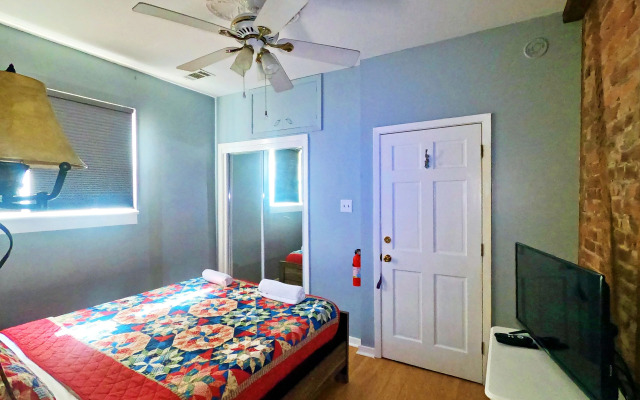 Madame Isabelle's House In New Orleans - Hostel