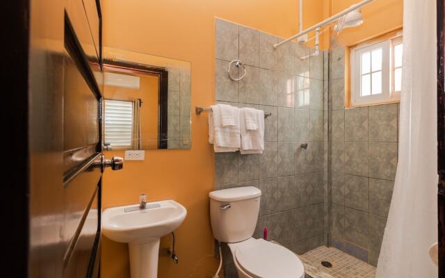 San Pedro Studios and Suites