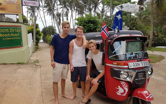 Land's End Matara