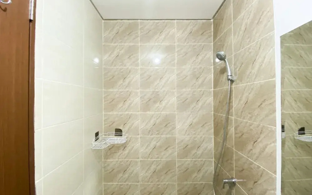 Chic And Cozy Studio Apartment At Transpark Juanda Bekasi