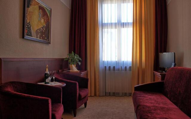 Hotel Bast