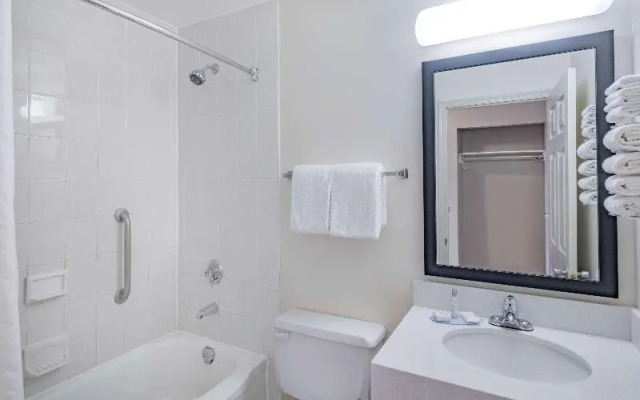 Travelodge By Wyndham Fort St John