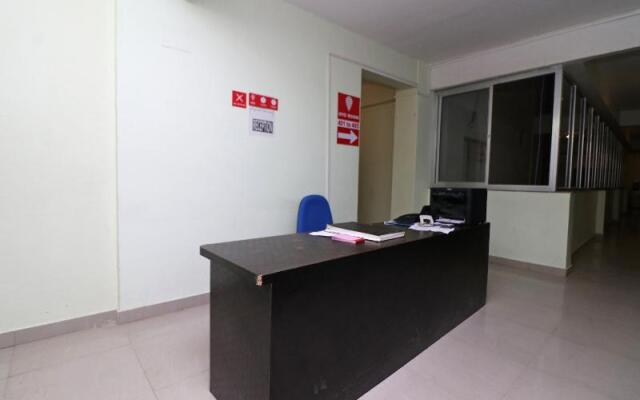 OYO Flagship 77427 Yug Residency