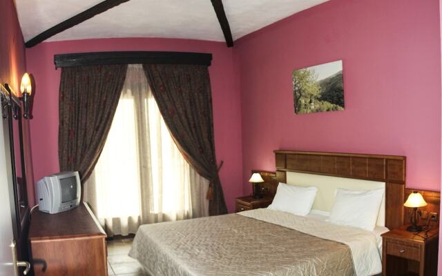 Hotel pool bar Tsigoura