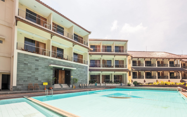 Capital O 1256 Sangga Buana Resort and Convention Hotel