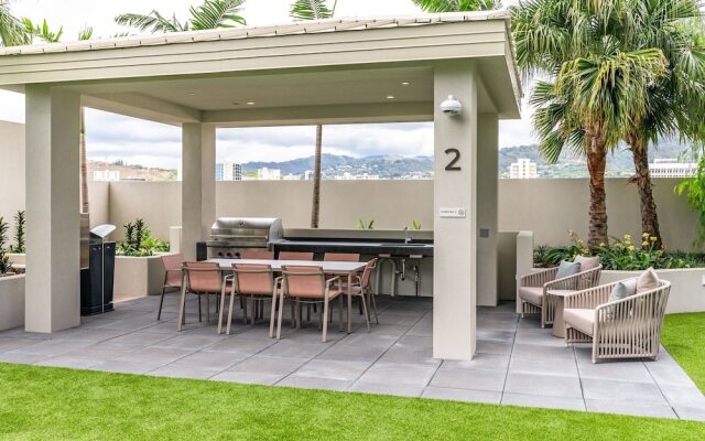 Sky Ala Moana 4005 1 Bedroom Condo by RedAwning