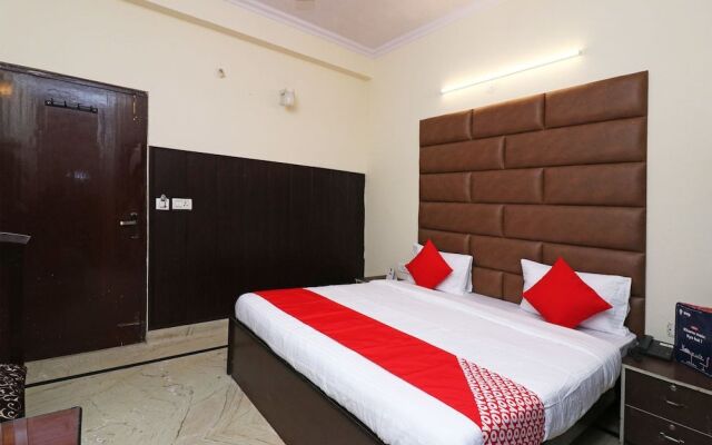 OYO 6706 Hotel New Sunder Residency