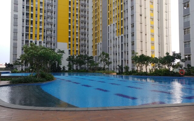 Homey 2BR Springlake Summarecon Bekasi Apartment
