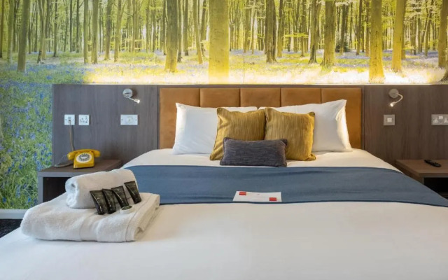 Burleigh Court Hotel and Leisure
