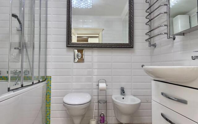 Apartments Pro (Apartments Pro) on Novo-Sadovaya street 106M