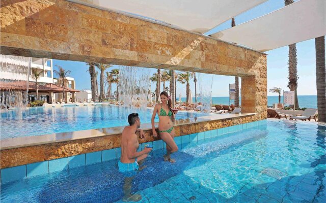 Отель Alexander The Great Beach Hotel Кипр, Пафос - 3 отзыва об отеле, цены и фото номеров - забронировать отель Alexander The Great Beach Hotel онлайн бассейн