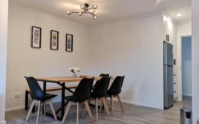 Hello Seaview! 4 BRs House in Central Location!