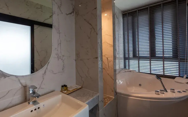 B2 Chachoengsao Premier Hotel