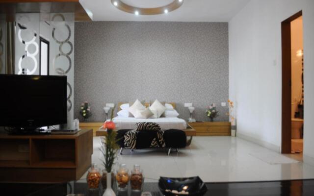 The New Marrion Hotel