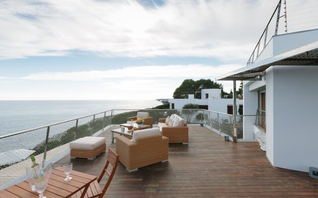 Sea Front Luxurious Villa