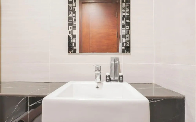 Comfortable Studio at West Vista Apartment