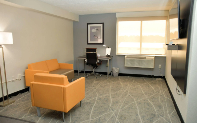 Clarion Pointe Jacksonville near Camp Lejeune