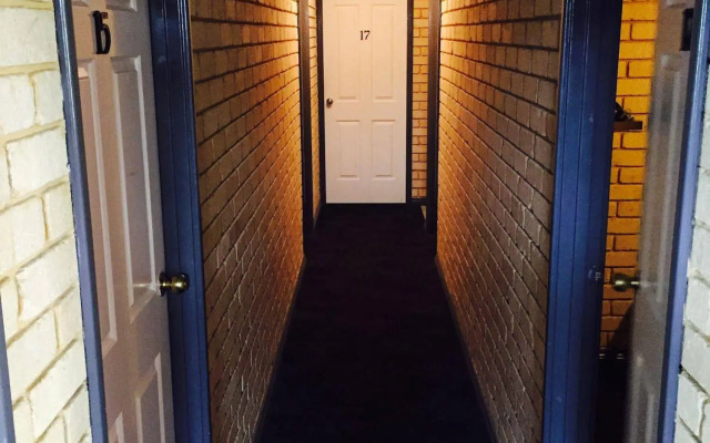 The Shiralee - Hostel