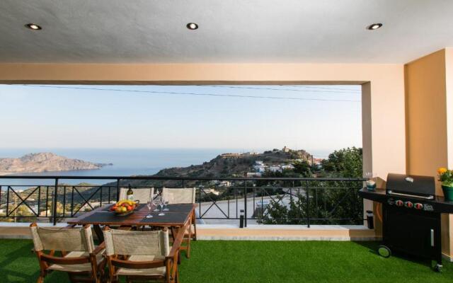 Irini's Sea View House