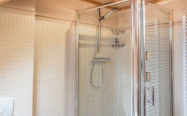 Affluent Chalet in Septon with Whirlpool, Sauna, Hot Tub