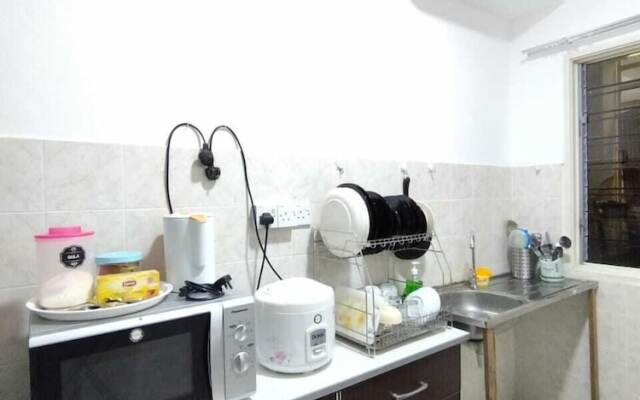 Homestay Ainis Guest House