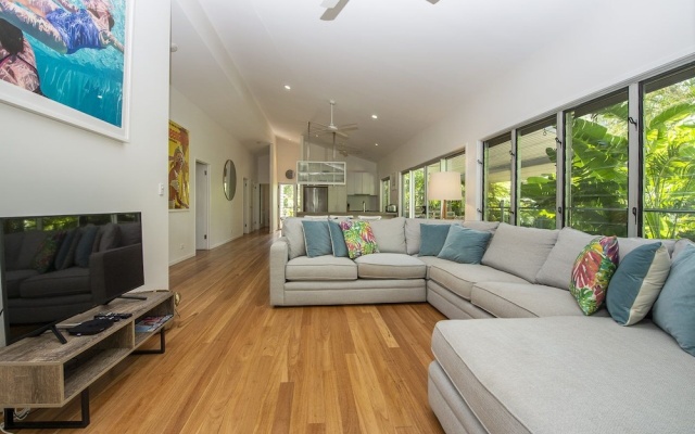 Whispering Palms – Guest Rooms – Magnetic Island