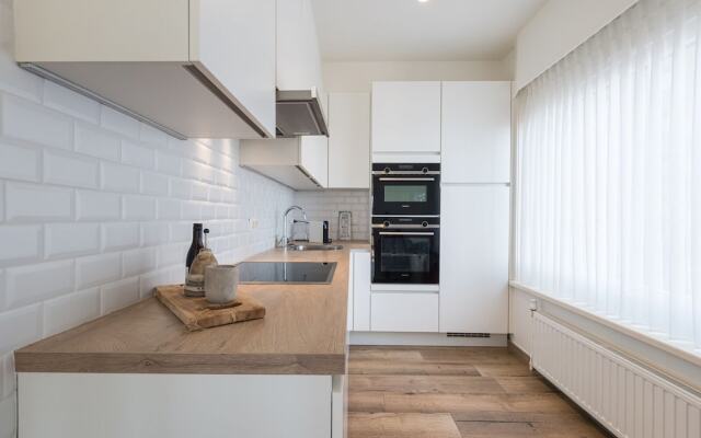 Stay With View, Ostend