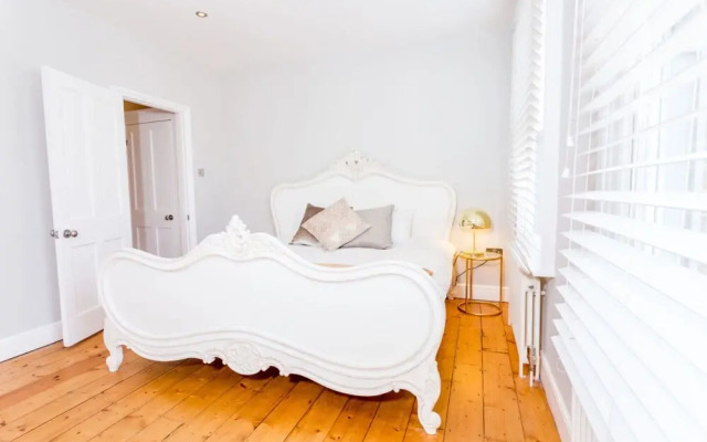 The Romsey Lofthouse - Charming & Bright 3BDR Home